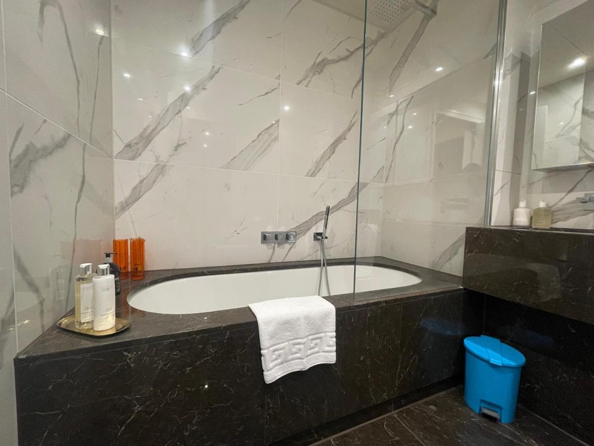 Sophisticated 1Br, 1 Ba Chigwell Designer Flat Chcl F2 Apartment Exterior photo